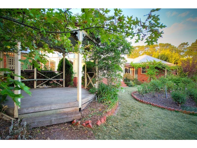 1 Skyline Drive, Gisborne VIC 3437