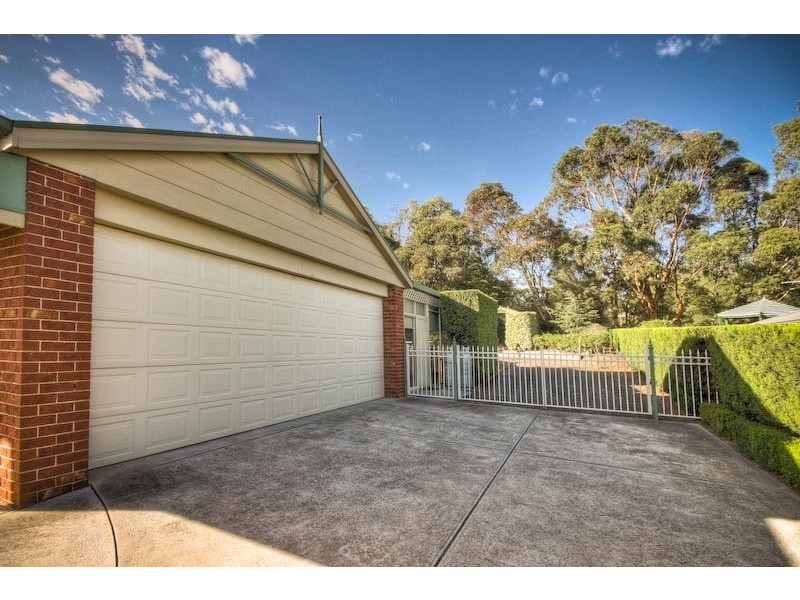 1 Carinya Drive, Gisborne VIC 3437