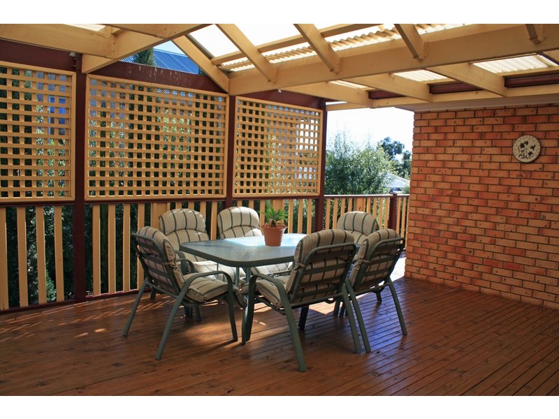 22 Carinya Drive, Gisborne VIC 3437