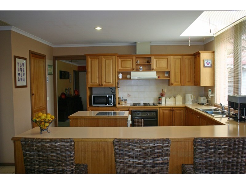 6 Sunrise Court, Gisborne VIC 3437