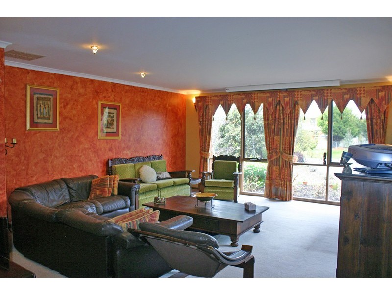 6 Sunrise Court, Gisborne VIC 3437