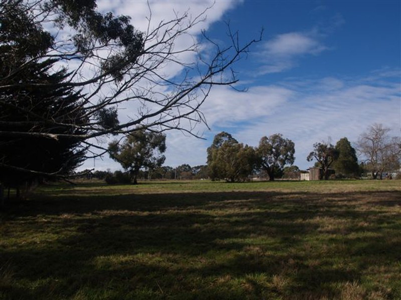 Aitken Willows, Gisborne VIC 3437