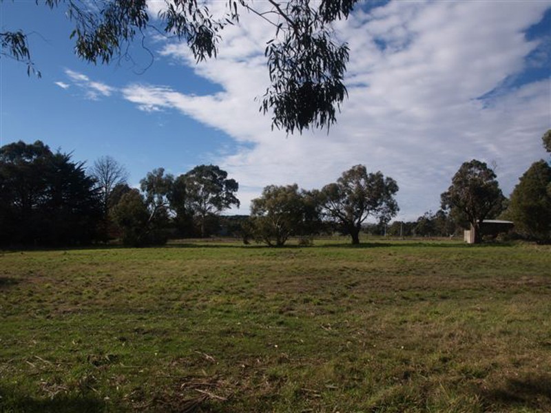 Aitken Willows, Gisborne VIC 3437