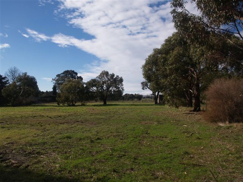 Aitken Willows, Gisborne VIC 3437