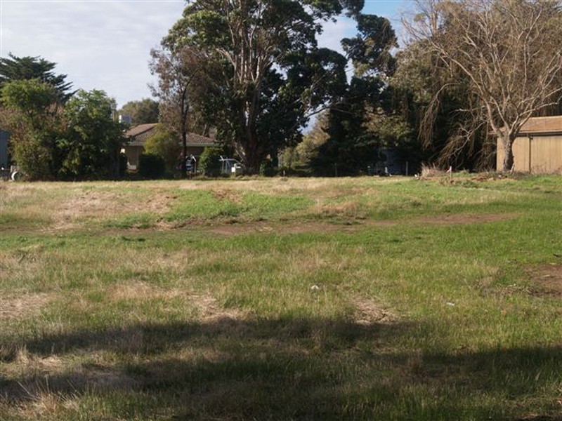 Aitken Willows, Gisborne VIC 3437
