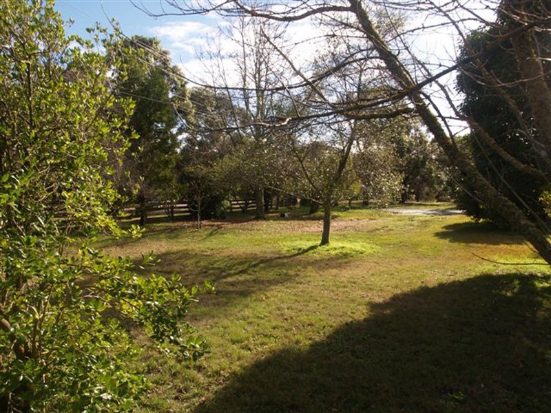 Aitken Willows, Gisborne VIC 3437