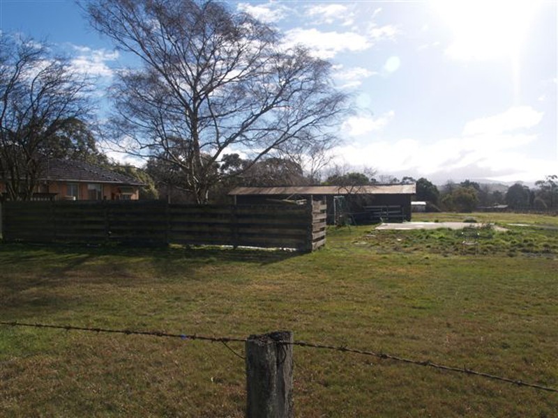 Aitken Willows, Gisborne VIC 3437