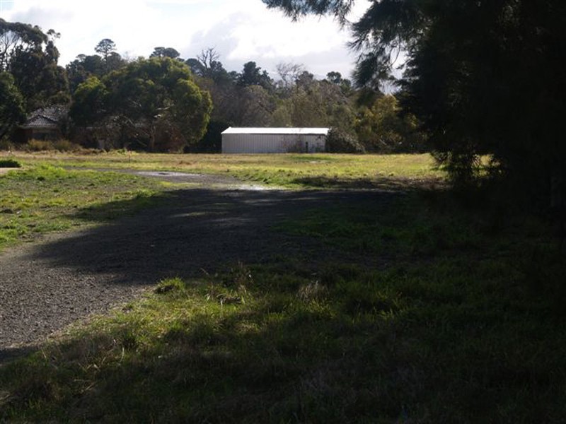 Aitken Willows, Gisborne VIC 3437
