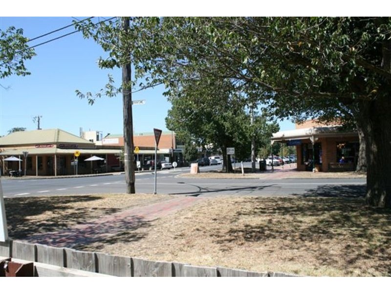 Aitken Willows, Gisborne VIC 3437