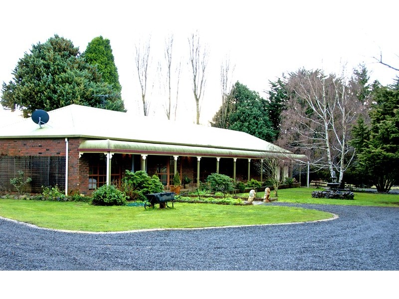 81 Porkers Lane, Woodend VIC 3442