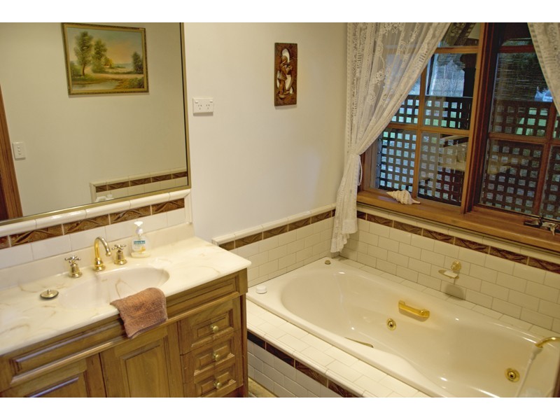 81 Porkers Lane, Woodend VIC 3442