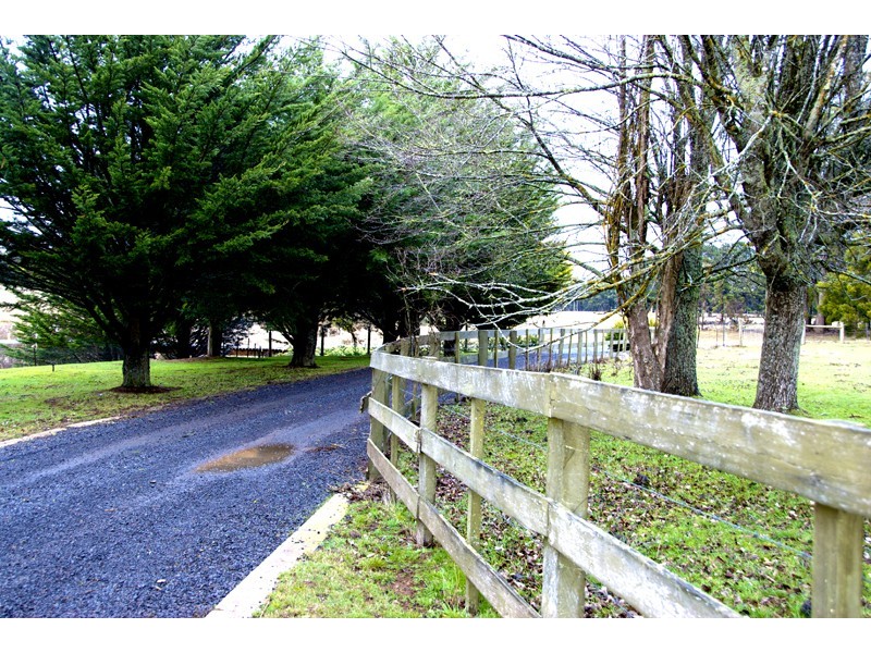 81 Porkers Lane, Woodend VIC 3442