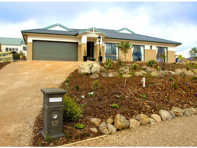 12 Alcheringa Court, Gisborne VIC 3437