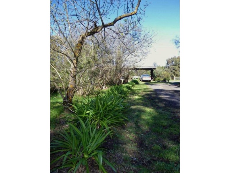 100 Glen Drouitt Road, Mount Macedon VIC 3441