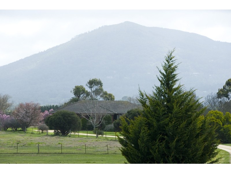 32 Peck Court, New Gisborne VIC 3438