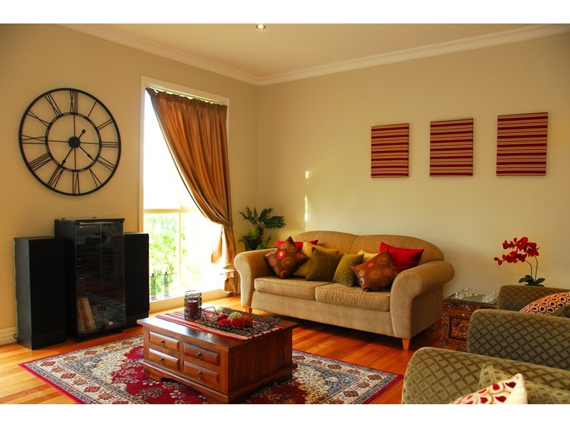 24 Carinya Drive, Gisborne VIC 3437