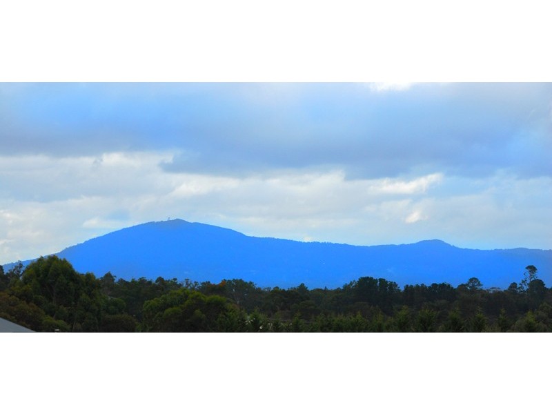 24 Carinya Drive, Gisborne VIC 3437