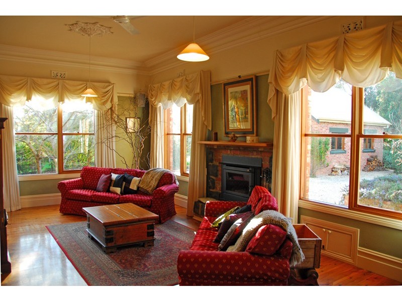 9 Slattery Crescent, Gisborne VIC 3437