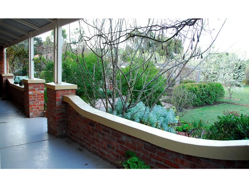 9 Slattery Crescent, Gisborne VIC 3437