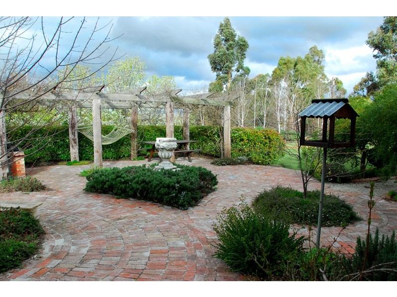 9 Slattery Crescent, Gisborne VIC 3437