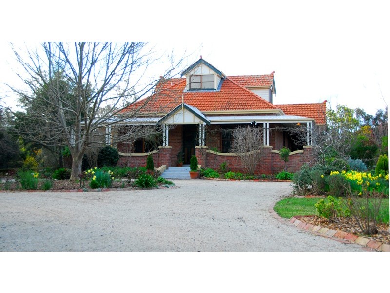 9 Slattery Crescent, Gisborne VIC 3437