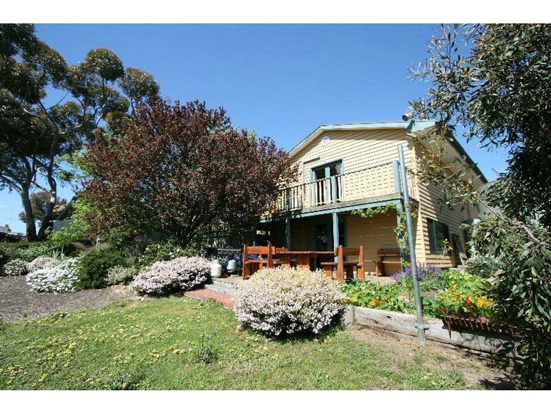 16 Raws Lane, Riddells Creek VIC 3431