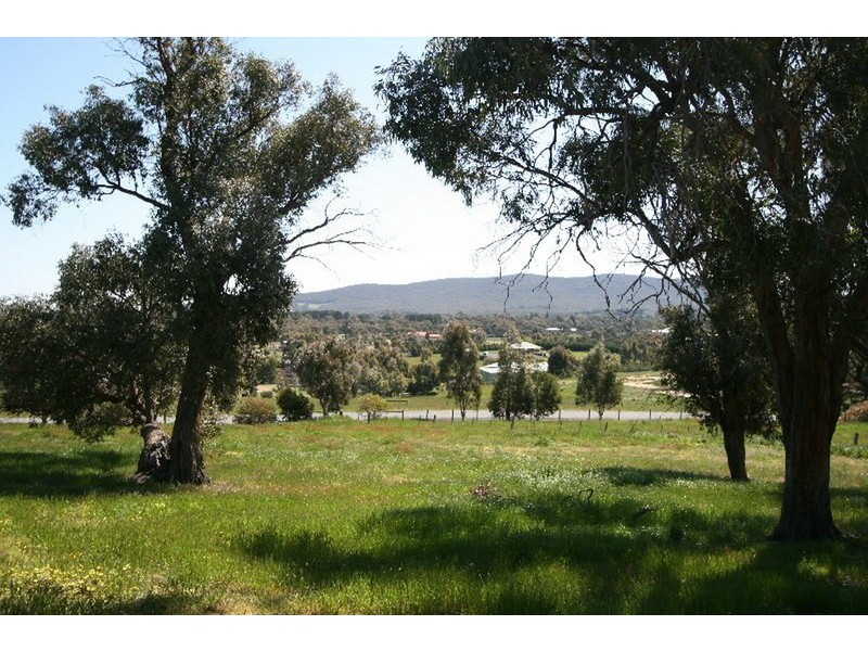 16 Raws Lane, Riddells Creek VIC 3431