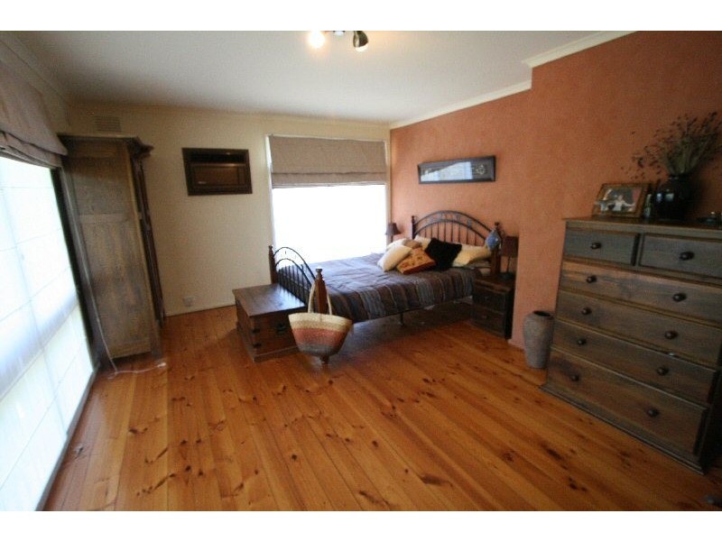 16 Raws Lane, Riddells Creek VIC 3431