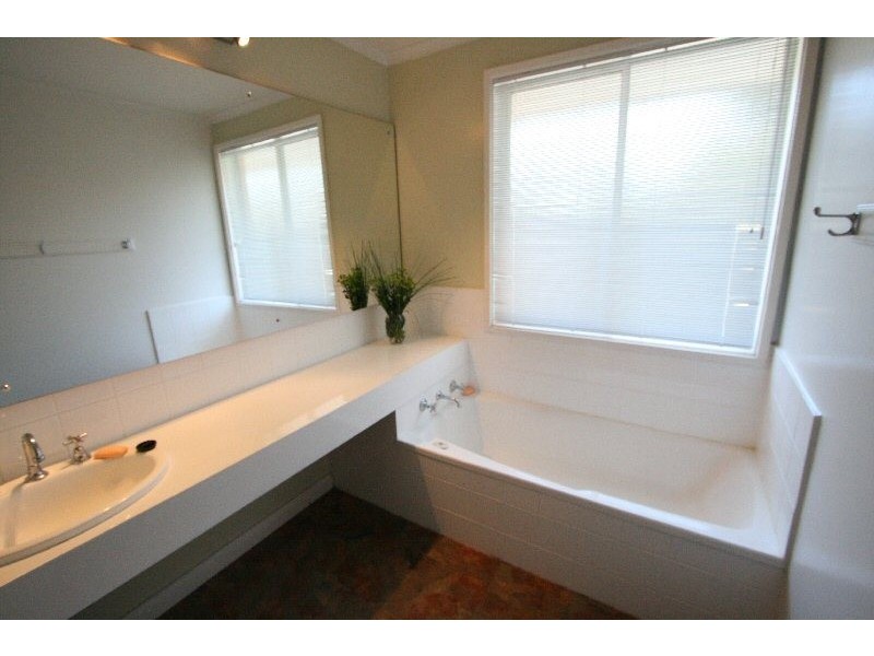 16 Raws Lane, Riddells Creek VIC 3431