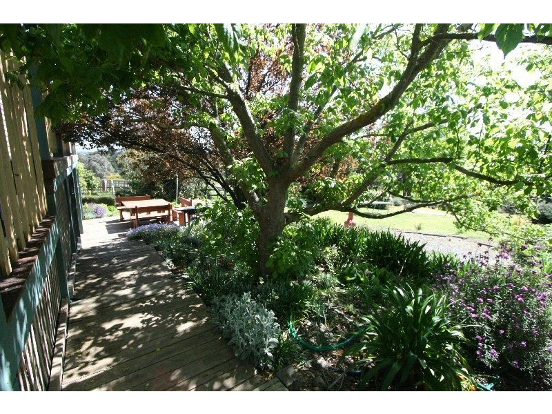 16 Raws Lane, Riddells Creek VIC 3431