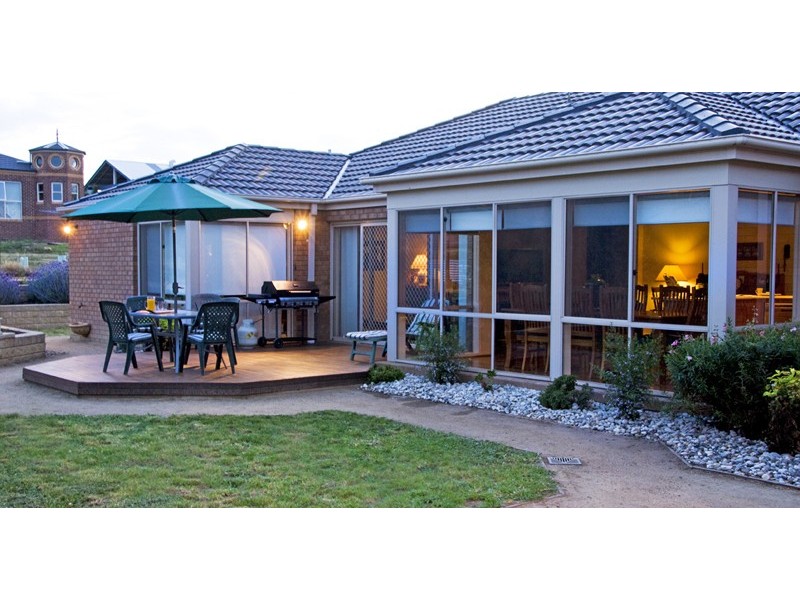 25 Carinya Drive, Gisborne VIC 3437