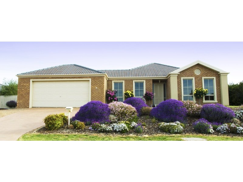 25 Carinya Drive, Gisborne VIC 3437