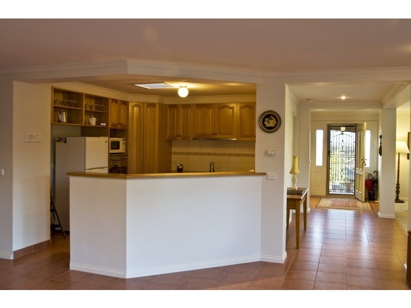 13 Kurung Court East, Gisborne VIC 3437