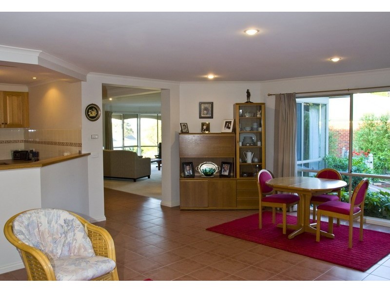 13 Kurung Court East, Gisborne VIC 3437