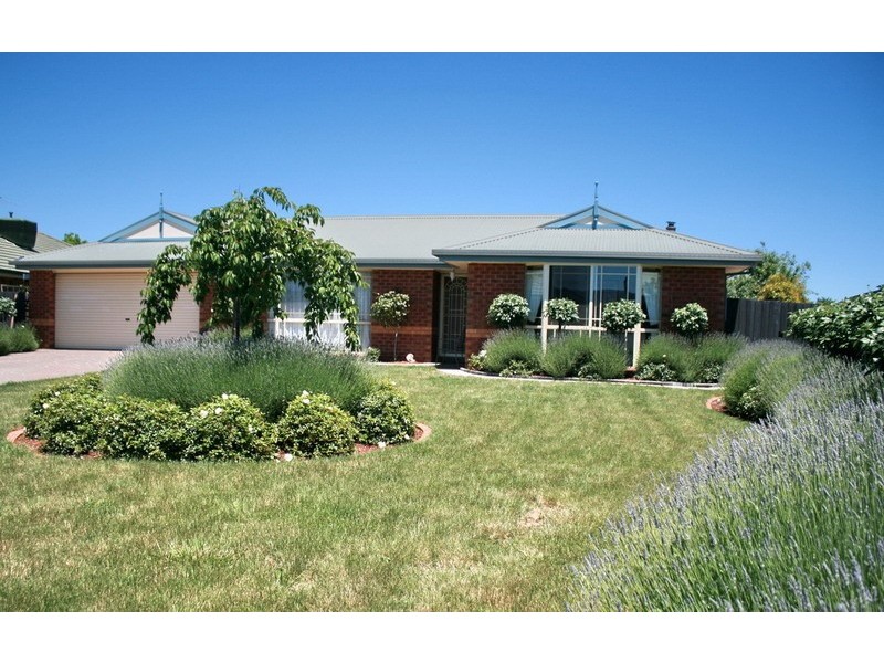 9 Comic Court, New Gisborne VIC 3438