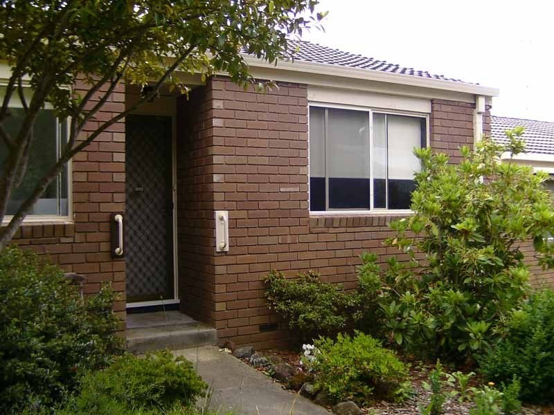 2/25 Prince Street, Gisborne VIC 3437