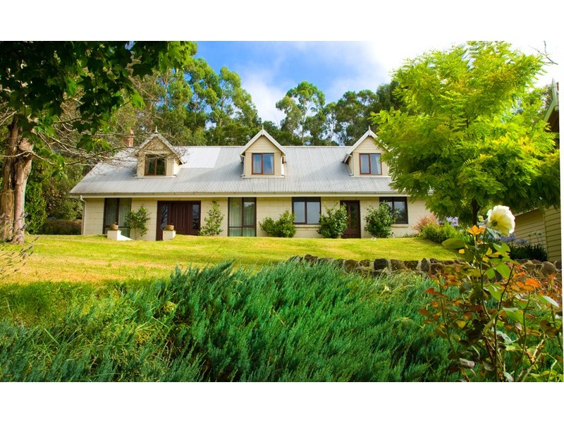 12 Cheniston Road, Mount Macedon VIC 3441