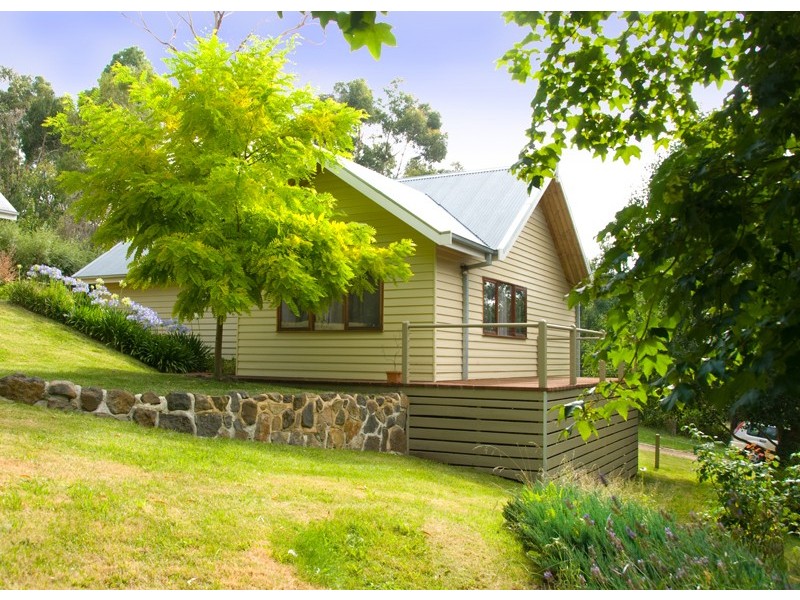 12 Cheniston Road, Mount Macedon VIC 3441