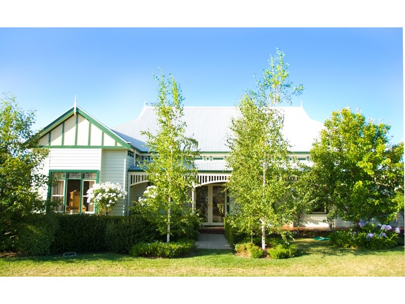 11 Hyperno Court, New Gisborne VIC 3438