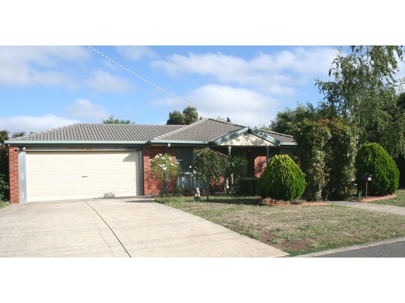 8 Scenic Court, Gisborne VIC 3437