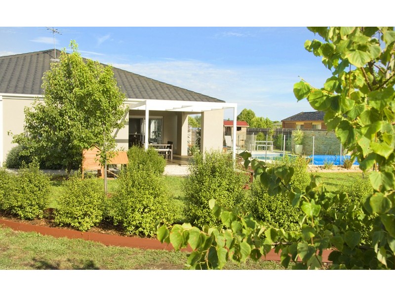 39 Chessy Park Drive, New Gisborne VIC 3438