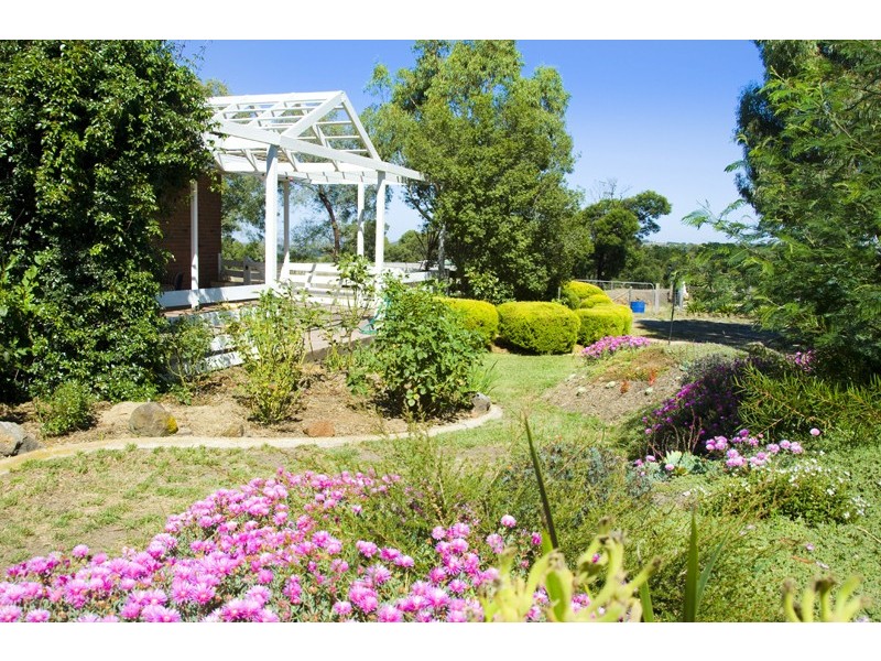 39 Hillview Rise, Gisborne South VIC 3437