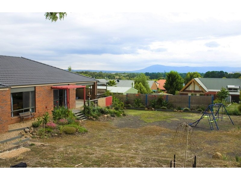 4 Alcheringa Court, Gisborne VIC 3437