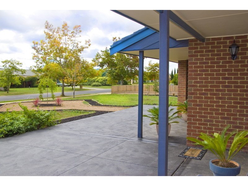 13 Chessy Park Drive, New Gisborne VIC 3438