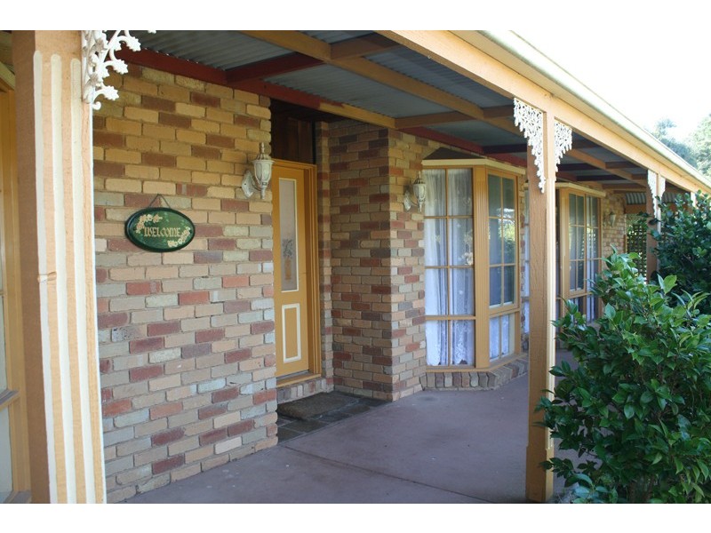 48 Barry Street, Romsey VIC 3434