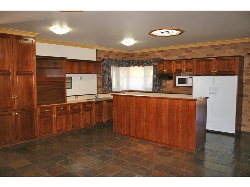 48 Barry Street, Romsey VIC 3434