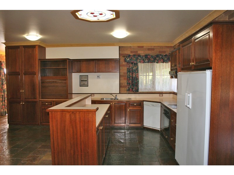 48 Barry Street, Romsey VIC 3434