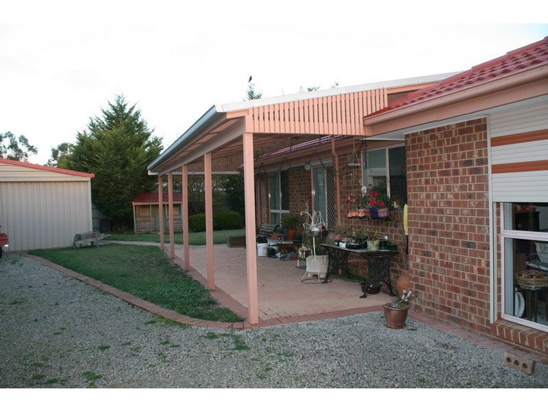 21 Sunny Park Close, Gisborne VIC 3437