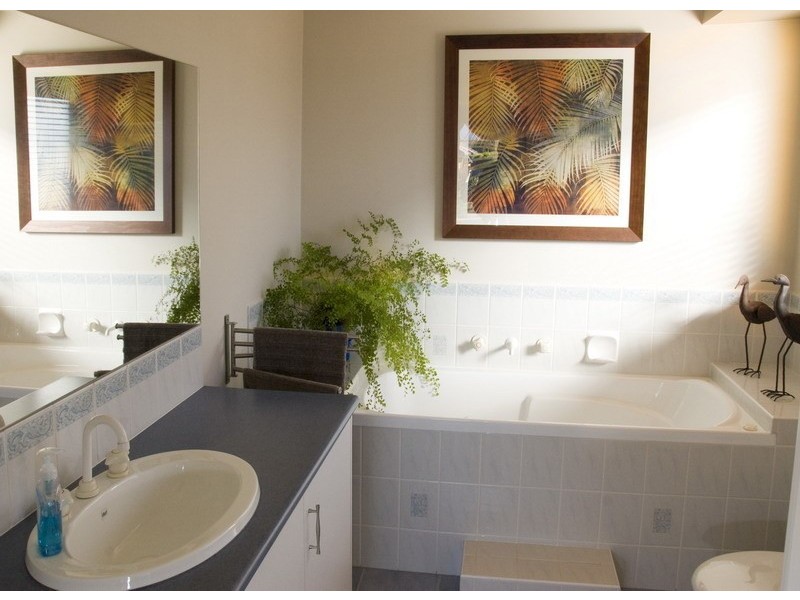 18 Kiwi Court, New Gisborne VIC 3438