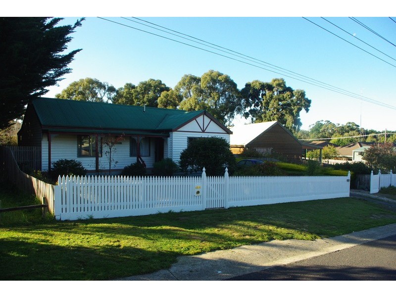 23 Russell Avenue, Woodend VIC 3442